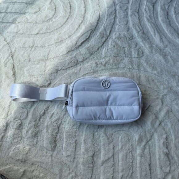 Lululemon Everywhere Belt Bag — White Wunder Puff (1L) - Picture 1 of 6